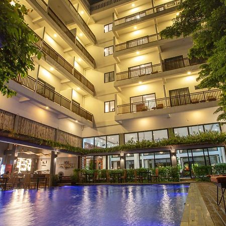 Daco Hotel Siem Reap Bagian luar foto